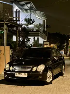 Mercedes Benz E260 2005