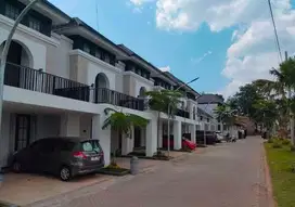Rumah baru 2 lantai samping kampus UNIMUS Tembalang Semarang