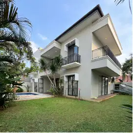 Rumah Cipete Townhouse, Design Tropical Jalan