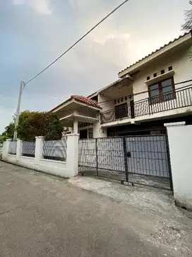 DIJUAL RUMAH MEWAH DI BHAYANGKARA CIPOCOK KOTA SERANG BANTEN