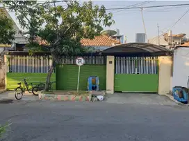 Rumah terawat Wonorejo dekat Pusat kota dan Mall Tunjungan Plaza