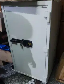 FIRE RESISTANT SAFES LARGE SIZED ES-100