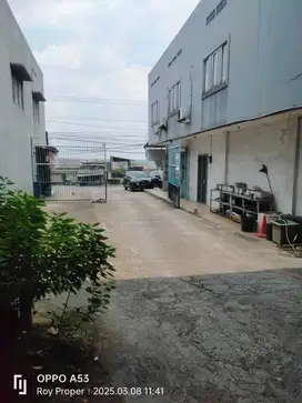 Gudang di Sewakan Jln Narogong Cileungsi 800 Meter 250 Juta