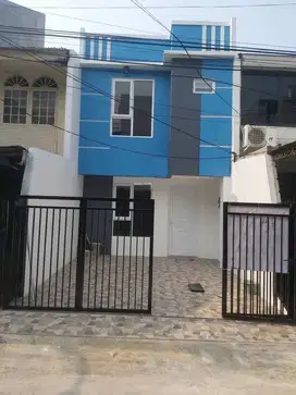 Rumah Baru Kelapa Gading (Molek) 4,5x13,5m 2 lantai, hadap Selatan