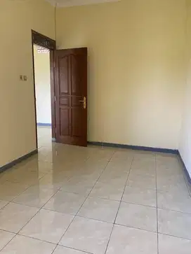 Rumah di Malang 2 lantai posisi strategis harga ekonomis di Arjosari