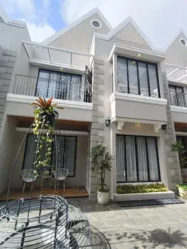 Jual Rumah CANTIk ala EROPA di dekat Tol Pasteur setraduta Bandung