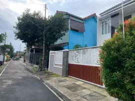 Murah dijuak rumah 2 lantai mewah ungaran barat strategis