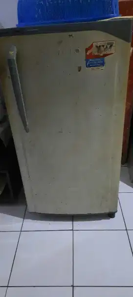 KULKAS SHARP 1 PINTU
