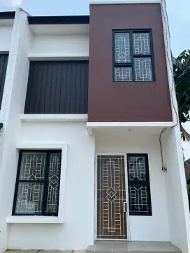 Di jual rumah 2 lantai di Residence 2 cluster silaturahim