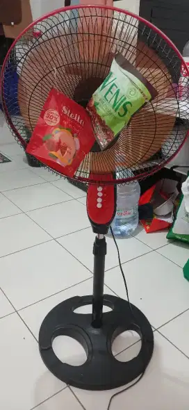 Kipas Angin Berdiri Advance Tornado SF-1640 16inch