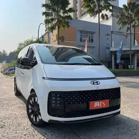 Hyundai Staria Signature 7 8AT [Bergaransi]