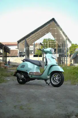 PIAGGIO VESPA MATIC GTS 150 CLASSIC KEYLESS 2023 BISA KREDIT