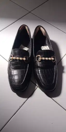 Dijual sepatu merk details