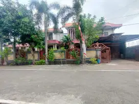 Dijual rumah mewah 2 lantai semarang barat pusponjolo puspogiwang