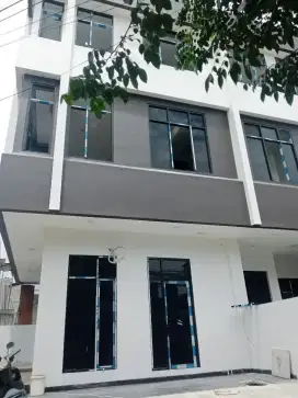 Rumah Mewah Dekat Pt.Pelni Kemayoran Jakarta Pusat