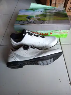 Sepatu roadbike non cleat