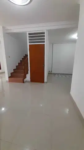 Rumah terawat rapih siap huni lokasi di kepa duri jakarta barat