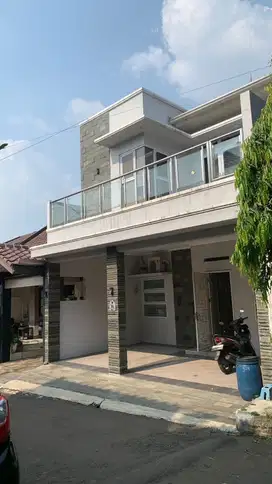 Dijual cepat RUMAH 2 lantai SIAP HUNIMutiara Sentul Bogor