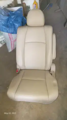 FS : 1 set jok tengah kulit ori alphard/vellfire spt baru