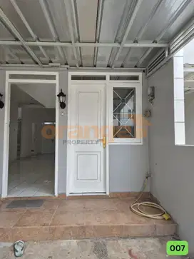 Di Jual Rumah Cantik Siap Huni hadap Utara di Kota Wisata