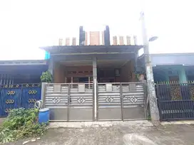 Rumah dua lantai full renov villa mutiara cikarang Blok H