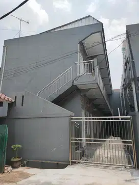 Rumah Kontrakan belakang Mcd Duren Sawit Jakarta Timur