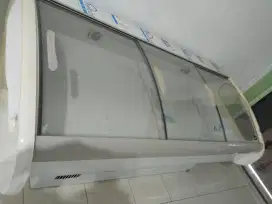 SEAFOOD COUNTER
