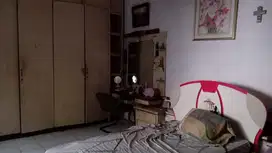 Jual rumah pinggir jalan, cocok untuk Usaha  di Petojo, Jakarta Pusat.