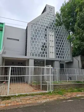 Rumah Design Unik Sudah Renovasi Di Anggrek Loka BSD, Bisa KPR