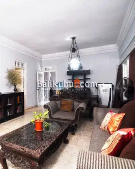 AMR-103.GDJ | For Rent Classic Pavillion House 2 BR in Renon Centre