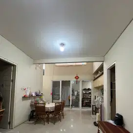dijual rumah view cantik royal residence