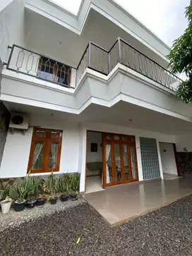 Dijual Rumah Mewah 2 Lantai di Tegallega Bogor