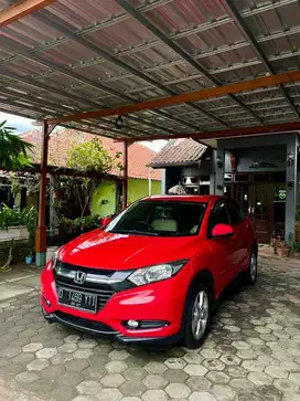 Honda HRV S Matic Red Edition Istimewa Tahun 2015