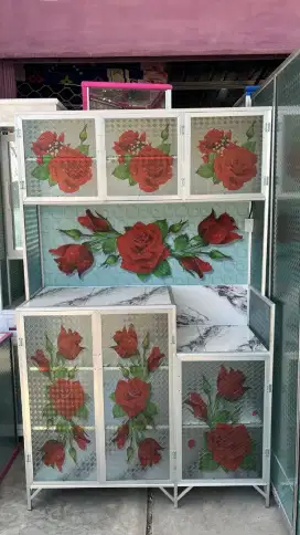 Lemari piring 3 pintu ekonomi