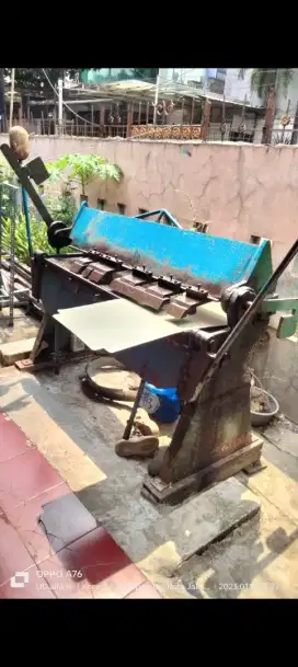 Mesin tekuk plat model japan kuat lengkap