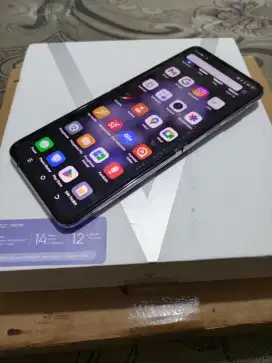 Tecno Phantom V Flip 5G Ram 8/256 Fullset