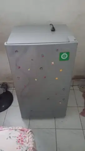Kulkas  Sharp warna abu abu