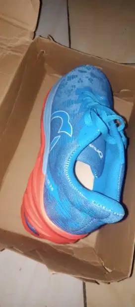 sepatu lari ortus
