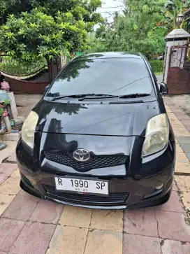 Yaris S Limited 2010 AT