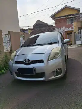 Yaris type J 2012 AT
