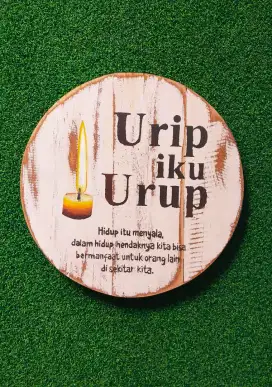 Hiasan dinding kayu