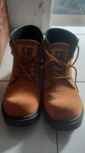 Sepatu layak pakai