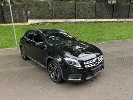 MERCEDES-BENZ GLA200 1.6 AMG LINE AT 2019