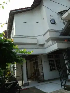 Dijual Rumah, 11 Kontrakan dan 6 Kos2an. Jaksel Lenteng Agung Nyaman