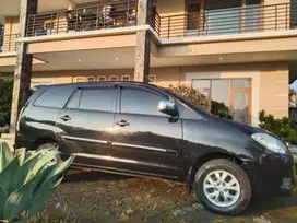Toyota Kijang Innova 2011 Bensin