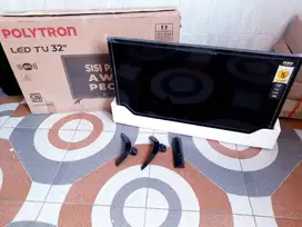 TV LED POLYTRON 32in Digital TV Kondisi Normal Mulus Seperti baru