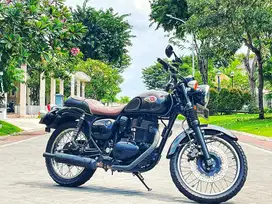 W250 KM rendah (estrella) istimewa