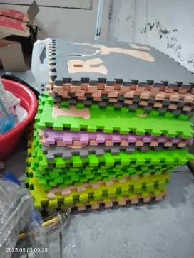 Puzzle matras evamat abjad