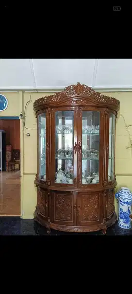 LEMARI KACA JATI