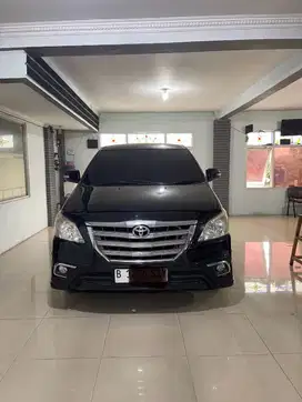 Innova V 2.0 luxury metic 2014